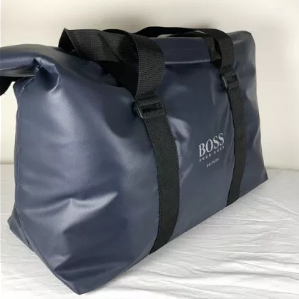 NWOT Hugo Boss Parfum Men’s Duffle Navy Blue Bag